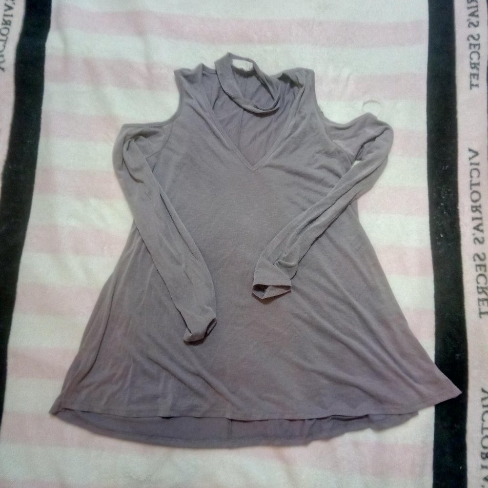Jennaration Cold Shoulder Long Sleeve Top